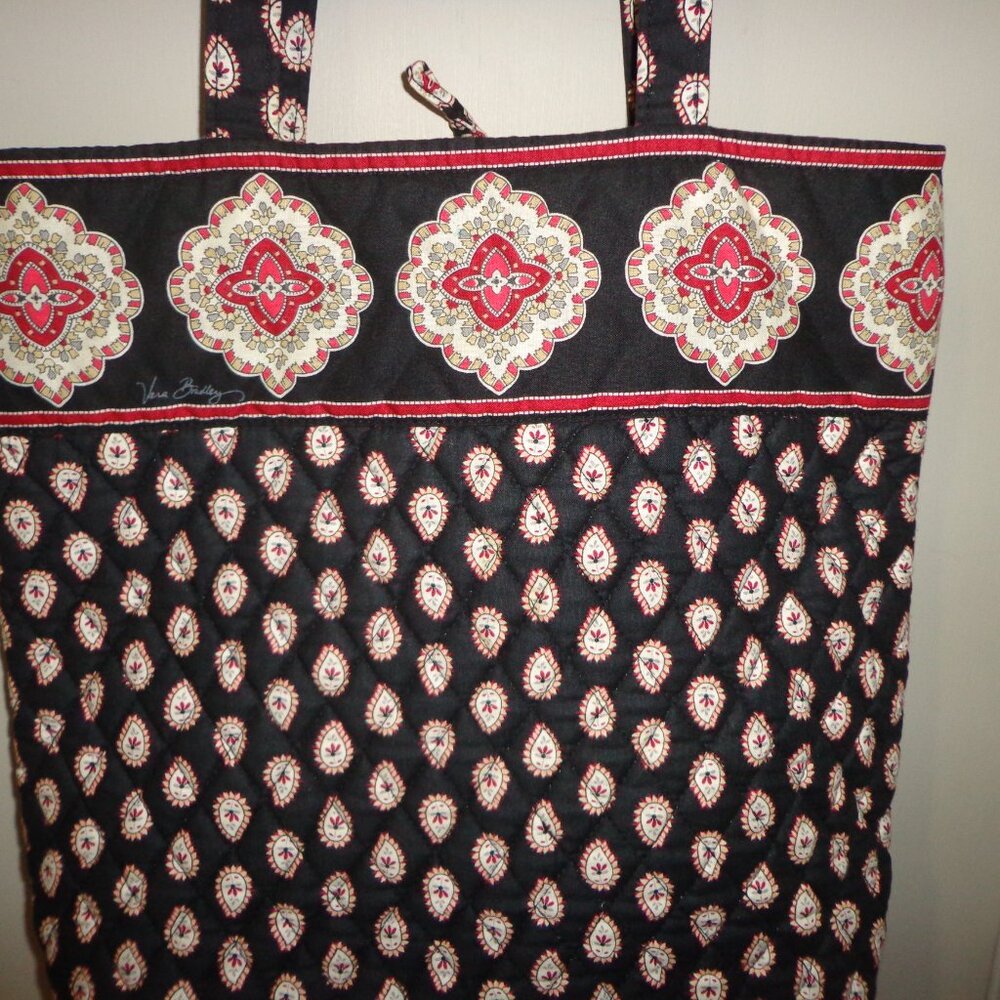 NWOT VERA BRADLEY Quilted tote Bag Black Multi Print Double Handles Button Closu - Picture 12 of 12